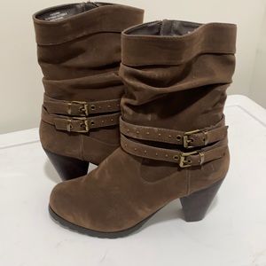 Levity boots, only worn 1 time.